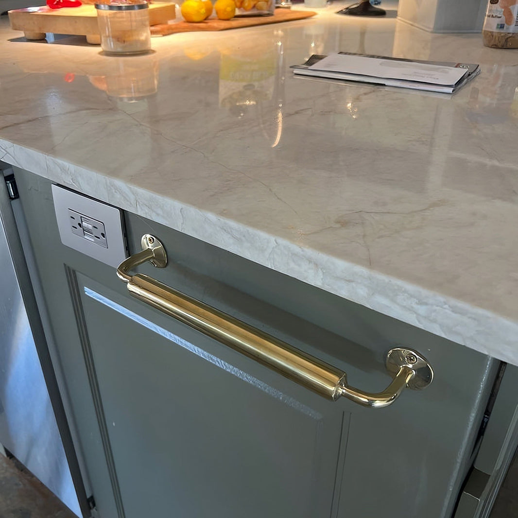 Unlacquered Brass Towel Bar: Size, Placement and Bathroom Design Guide