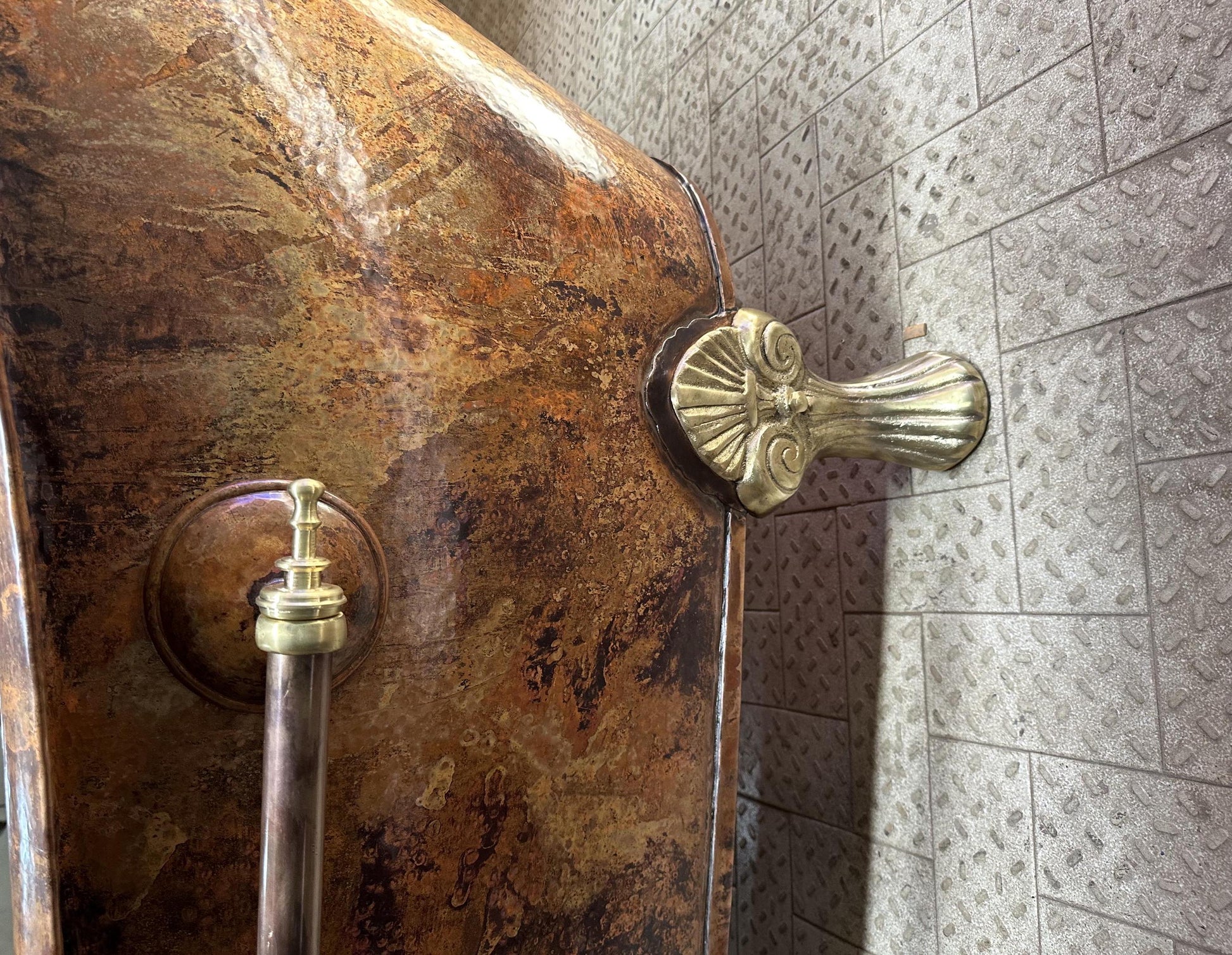 Clawfoot Copper Bathtub, Copper Soaking Tub With Patina Finish - Zayian