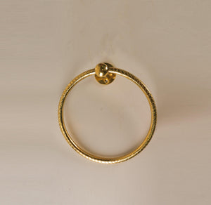 Wall-mounted solid brass round bathroom towel ring with decorative textured edge