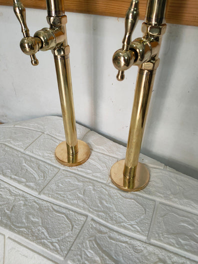 Unlaquered Brass Freestanding Tub Filler Faucet Solid Brass Freestanding Tub Filler With Hand Held, Unlacquered Brass Faucet